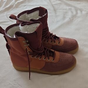 Immaculate Men's Nike Air Force High-Top Boots with Shearling Lining, Size 11